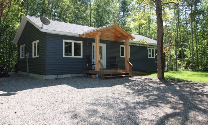 Miller Lake House | New Peninsula Bruce home