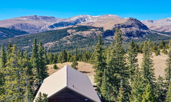 Valley of the Sun Cabin | New! Pet Friendly/Family Friendly Retreat with Epic Mountain Views - Horizon Ridge