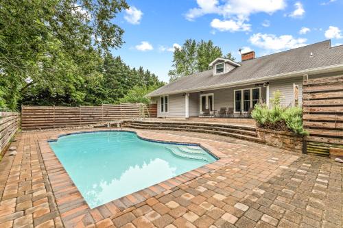 Harwood House | New! Pool Vibes At Vanishing Run