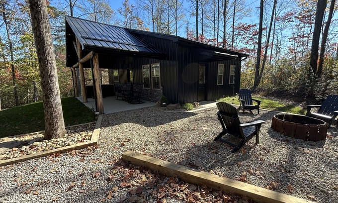 Logan Cabin | *NEW* Poplar on the Hill