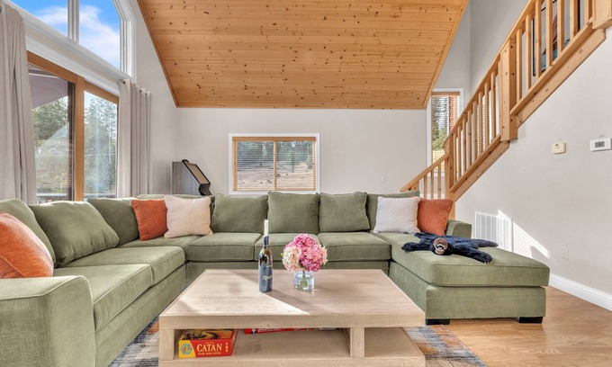 Glencoe House | NEW! Prasad Retreat - Sunny Home w/Deck & Air Hockey by Bear Valley Vacation Rentals