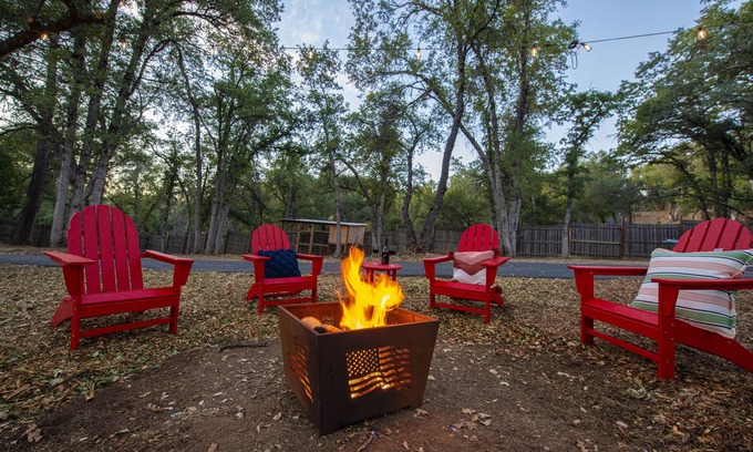 Phoenix Lake-Cedar Ridge House | New Private Getaway King Bed, Expansive Deck,Near Yosemit,Ski, Dodge Ridge,Bear