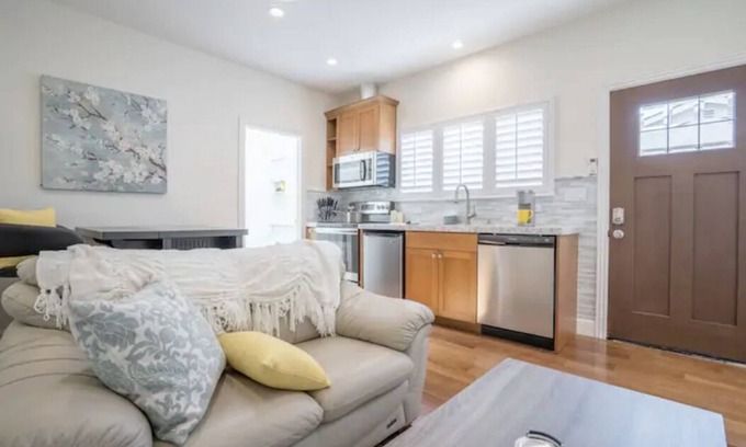 Cambrian Park Cottage | New & Private Guesthouse: Gated, AC+Washer+Dryer, easy Parking in Cambrian Park