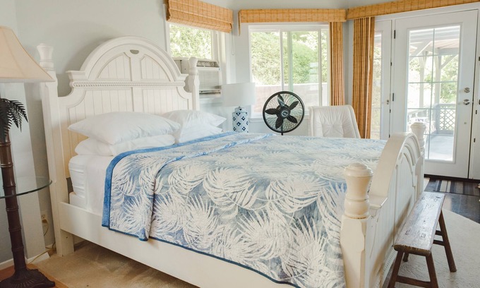 Lawai Apartment | NEW! Queen w/Private Outdoor Gazebo Hot Tub Salt Water