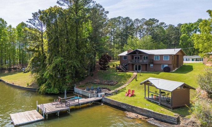 Jacksons' Gap House | New! Reel Getaway by Big Fish Real Estate Group at Lake Martin