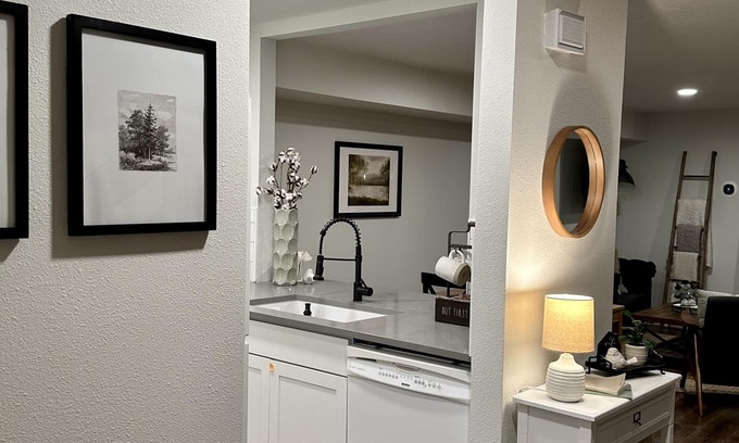 Eagle House | NEW REMODEL in the Heart of Eagle near BOISE