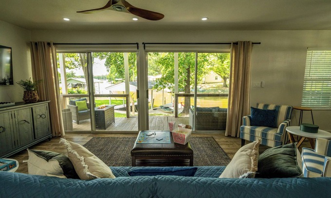 Cedar Creek Reservoir House | New! Remodeled Lakefront Home: Hot Tub/Kayak: Book Now - Have Fun!