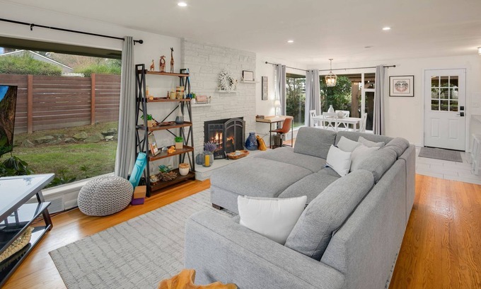 Wedgwood House | NEW Remodeled UW Wedgwood/Seattle Retreat | Yard
