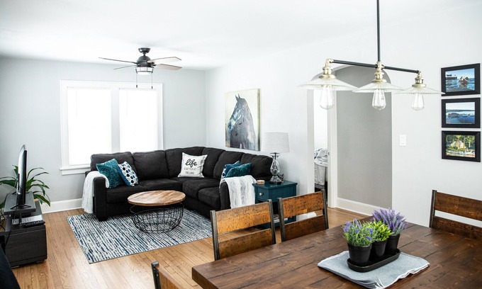 Lake Geneva House | New Reno. Entire Home. Blue Bungalow in downtown Lake Geneva. Walk to Lake