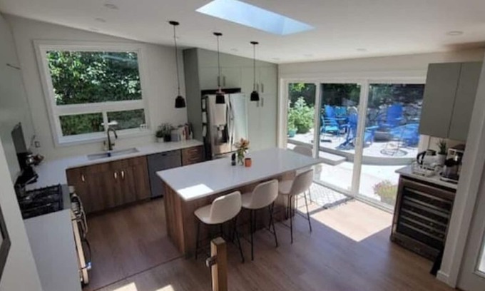 Okanagan-Similkameen House | New reno quiet 4 bed home near beach, events, wine