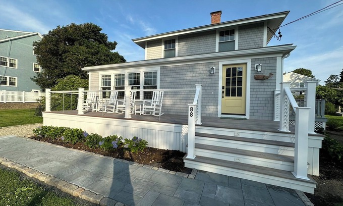 Scituate House | NEW: renovated beach house in Scituate's family-friendly Sandhills neighborhood