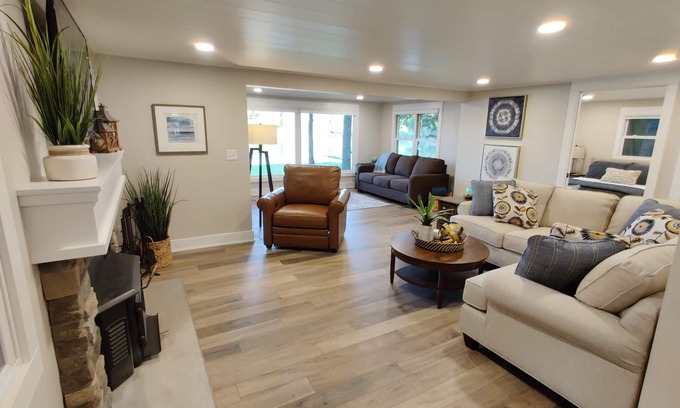 Newaygo House | NEW - Renovated Cottage on Beautiful Bills Lake