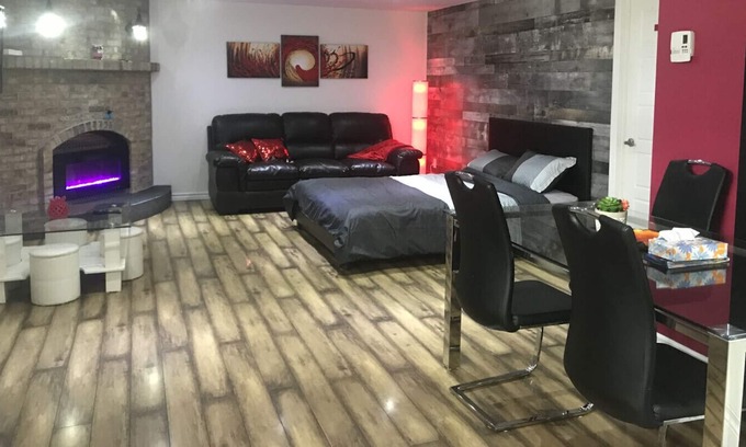 Laval Condo | New & Renovated Cozy Apartment
