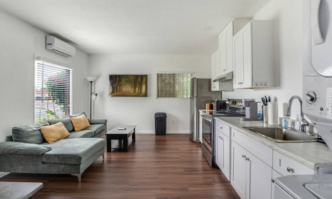 San Bernardino Apartment | New Renovation | 4min2Hospital | Close To Freeway