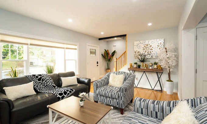 Worcester House | New renovation cozy house in Worcester