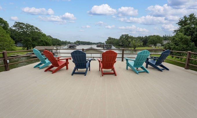 Tool House | NEW RENTAL! DEEP WATER! Cedar Creek Lakehouse w/Golfcart & Dbl Decker Boat Dock