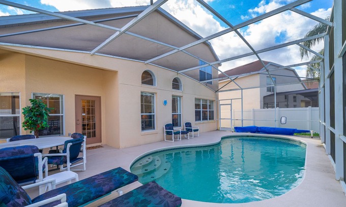 Lake Davenport Estates House | NEW! Retreat w/ heated Pool ~ 9 Mi to Disney!