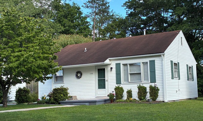 Fayetteville Cottage | New River Gorge National Park, rock climbing, rafting, hiking, close to all!