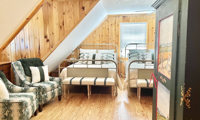 Mouth of Wilson Cabin | New River Mountain Vacation Home Kayak, Bike, Fly Fish