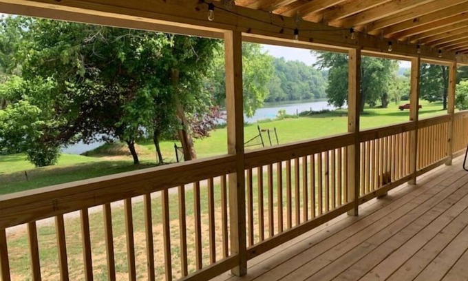 Draper House | New River Waterside Delight; w optional RV hookup