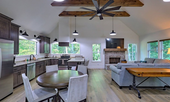 Dahlonega Cabin | New! Riverfront with Arcades & Firepit