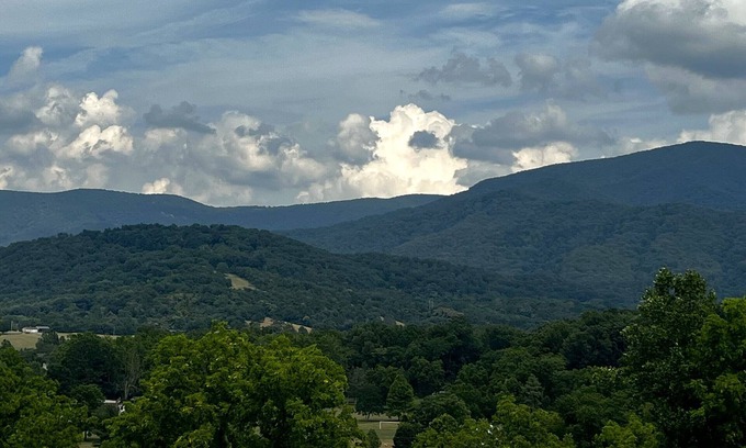 Stanley Cabin | New Romantic LURAY Couples Log Cabin #3 Hot Tub Stone Fireplace Mountain Viewn