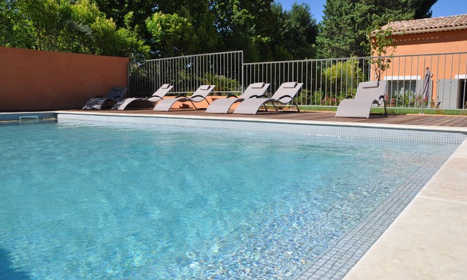Roussillon Cottage | NEW ROUSSILLON: Seasonal Rental Garance