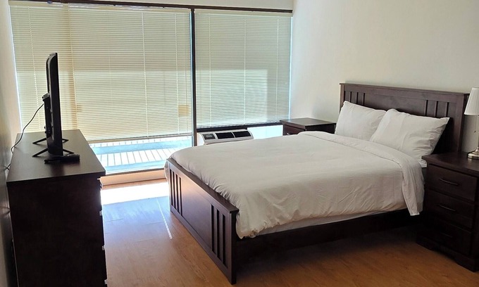 New Westminster Hotel | NEW ROYAL INN