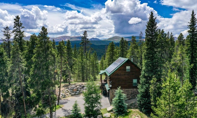 Alma Cabin | New! Secluded Log Cabin with Views & Hot Tub, Foosball, Wood Stove - Heavenly Homestead