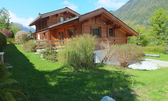 Les Bossons Ski Chalet | new semi-detached chalet, quiet and comfortable. With 2 bedrooms and 2 bathrooms.