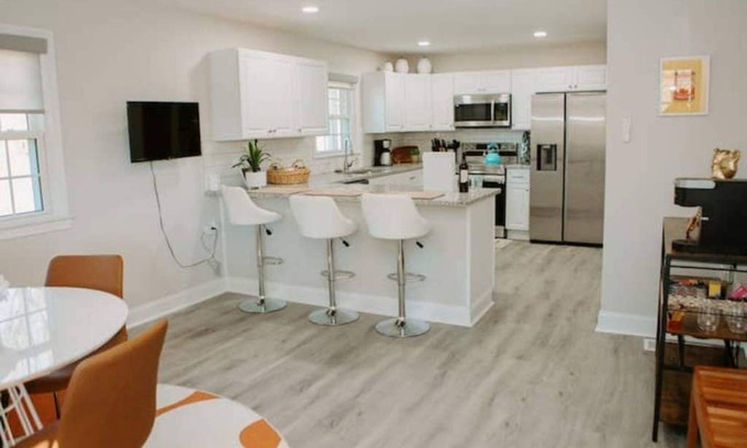 Winston - Salem House | NEW! Serene Getaway ~ Near Hanes Mall and WFU. Fire Pit, Games & Ping-Pong.