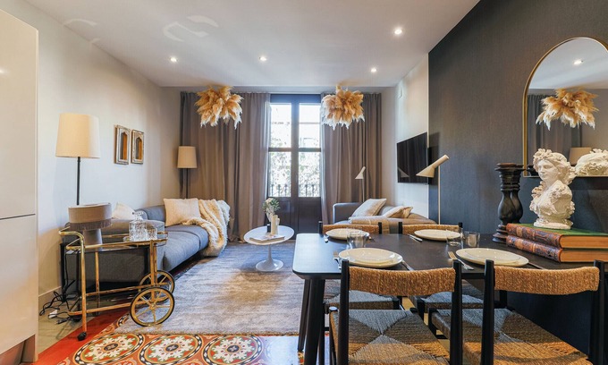 Sant Antoni Apartment | New! Serviced Boutique Apartment close to Ramblas! Daily Cleaning!