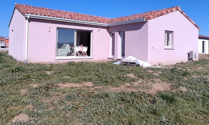 Peyssies House | New single storey house 1 hour from Lourdes. Pyrenees mountainous landscape