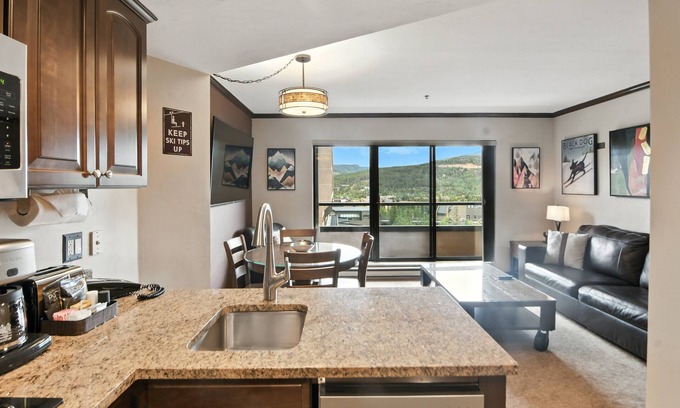 Peak 9 Condo | NEW! Ski-In/Ski-Out Beaver Run Retreat
