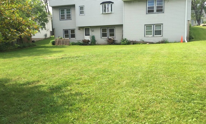 DeWitt House | NEW! SPACIOUS 4BDRM CLOSE to SYRC Univ & DWNTWN.