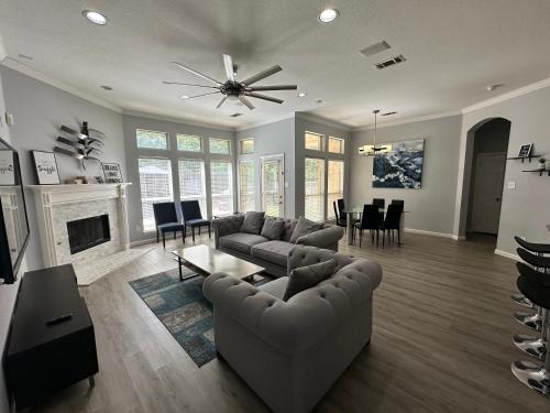 Garland House | New Spacious 5-bedroom Home for Large Family