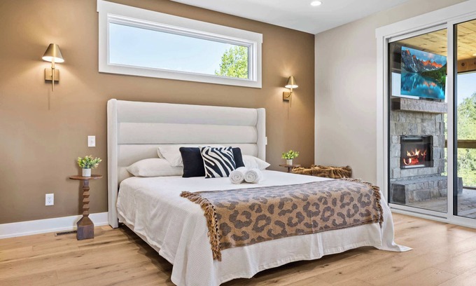 Clarkson House | NEW! Spacious Clarkson Getaway w/Games & Yard!