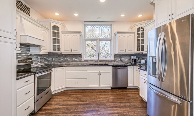Greenfield House | NEW! Spacious Lakeside Home with WiFi and AC
