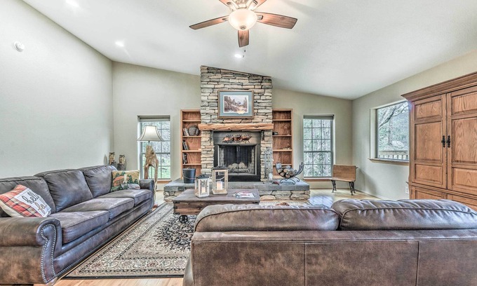 Cloudcroft House | NEW! Spacious Mountain Retreat: Ski, Hike + More!