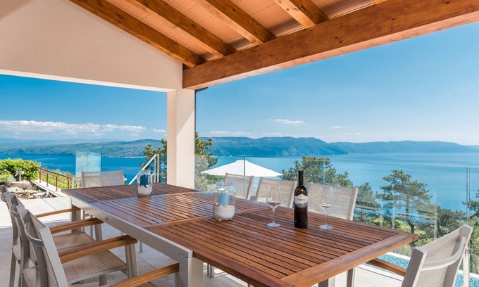 Ripenda Kosi House | New ! Spacious year-round luxurious villa with stunning sea views!