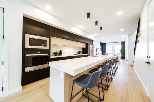 Southwest Edmonton Apartment | NEW-Starry Nights Escape-Hot Tub-Kids Secret Rm!