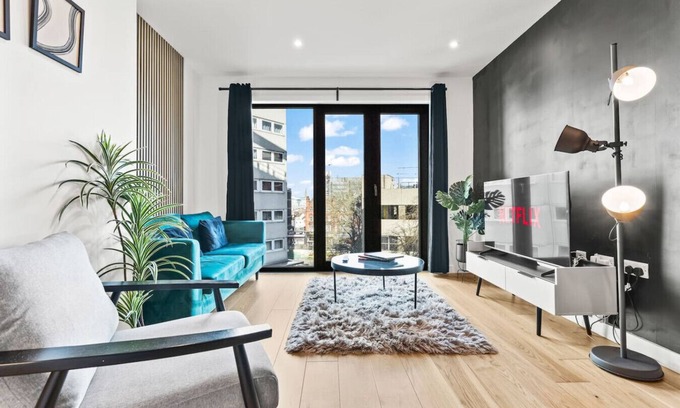 Gay Village Apartment | New Street Luxe Apartment | Parking | Sleeps 4