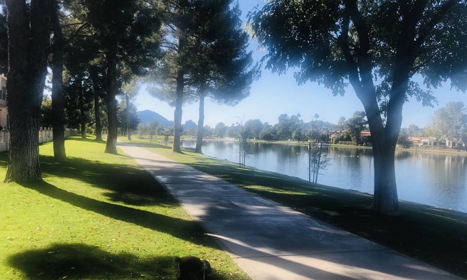 McCormick Ranch Condo | New! Striking McCormick Lake Condo in Heart of Resort & Entertainment Area