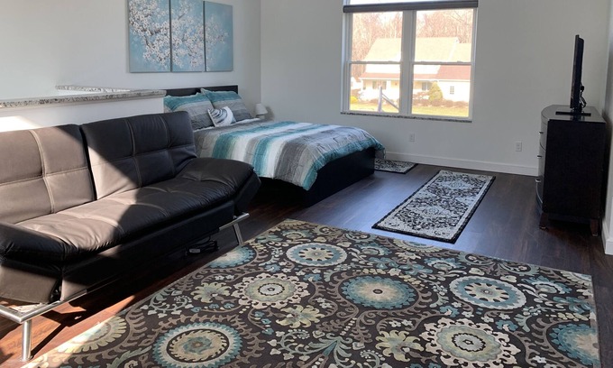 Huntsburg Apartment | New studio apartment just minutes from wine country and Lake Erie