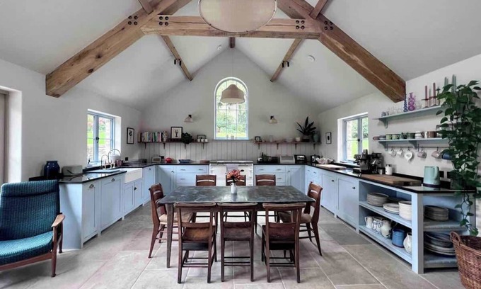 Frome House | New* Stylish Family Home - Sauna - Central Frome