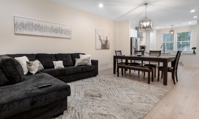 Tallahassee House | New Stylish Home for Your Family-Starfish