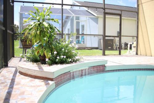 Ridgewood Lakes House | NEW Sunny Escape! Enjoy TV by your Private Pool Mins from Disney