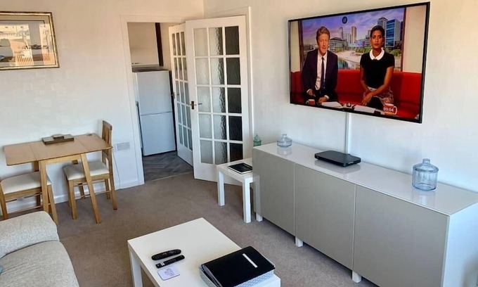Dysart Condo | NEW Superb One Bedroom Getaway in Dysart Kirkcaldy