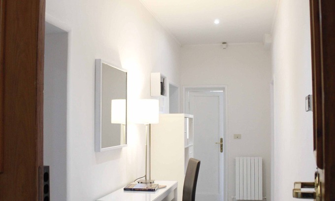 Santa Maria Novella Apartment | NEW SWEET FLORENCE (8pax 2bth)