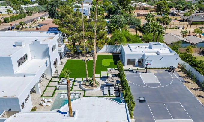 La Tierra Estates House | NEW - SWSS ELITE RETREAT: Premier Destination for Corporate and Wellness Stays